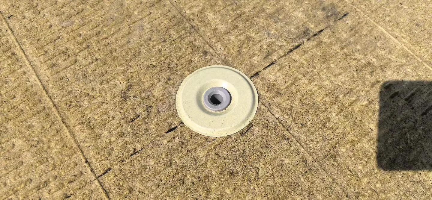 Fastener plate detail